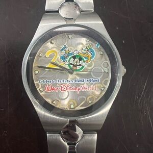 Y2K 2000 VINTAGE WALT DISNEY WORLD 0819/2000 UNISEX WATCH WORKING W/ New BATTERY